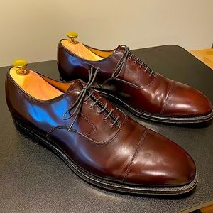 Burgundy Johnston & Murphy Oxfords. 13E